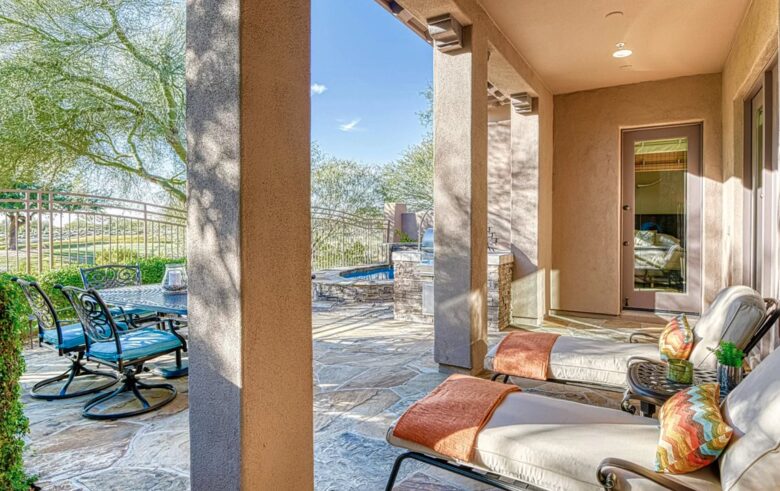 Scottsdale Stunner on the Green - Scottsdale, Arizona