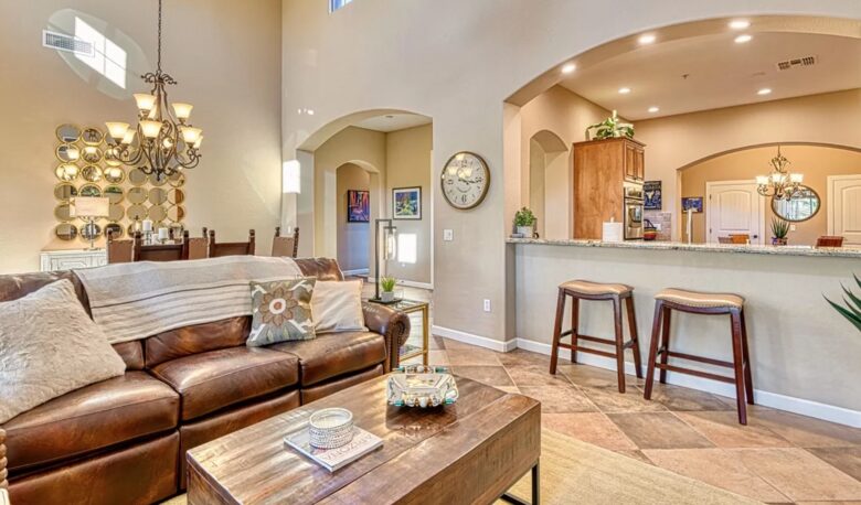 Scottsdale Stunner on the Green - Scottsdale, Arizona