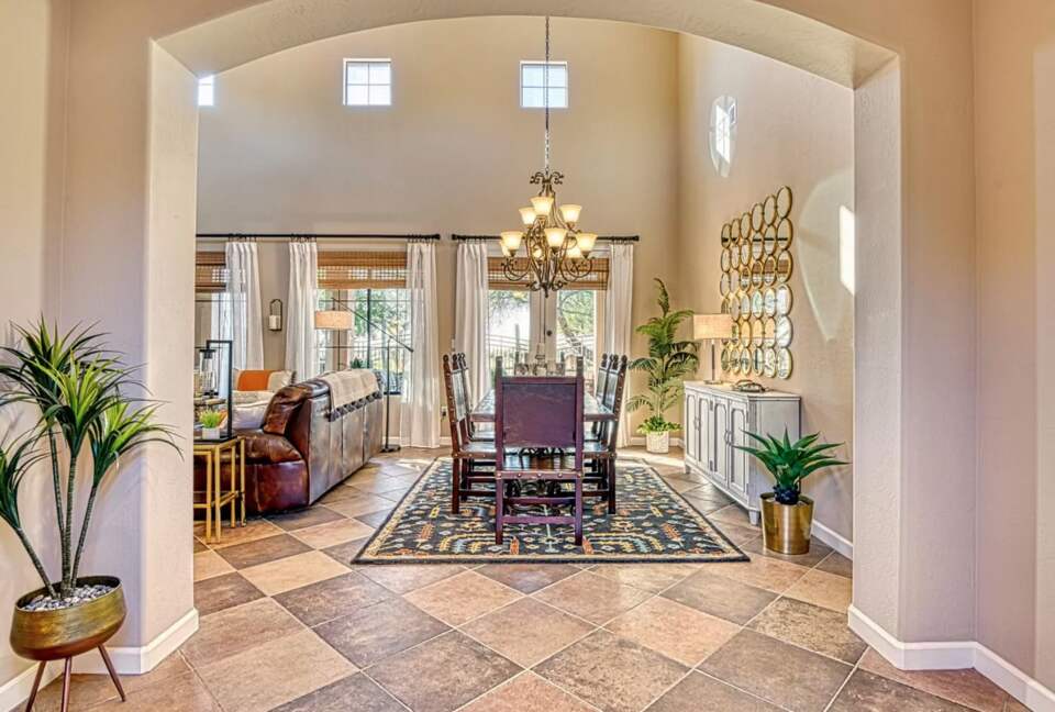 Scottsdale Stunner on the Green - Scottsdale, Arizona