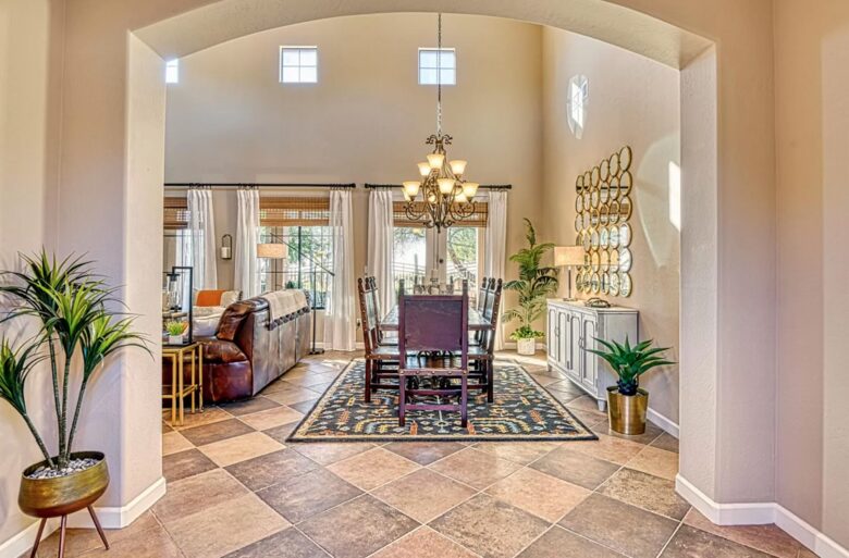 Scottsdale Stunner on the Green - Scottsdale, Arizona