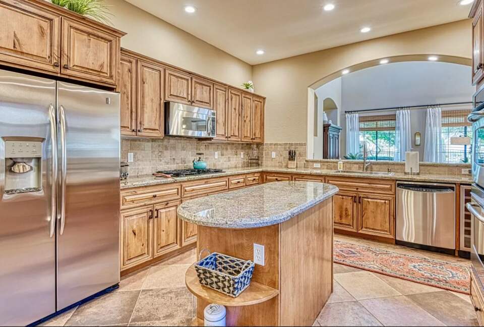 Scottsdale Stunner on the Green - Scottsdale, Arizona