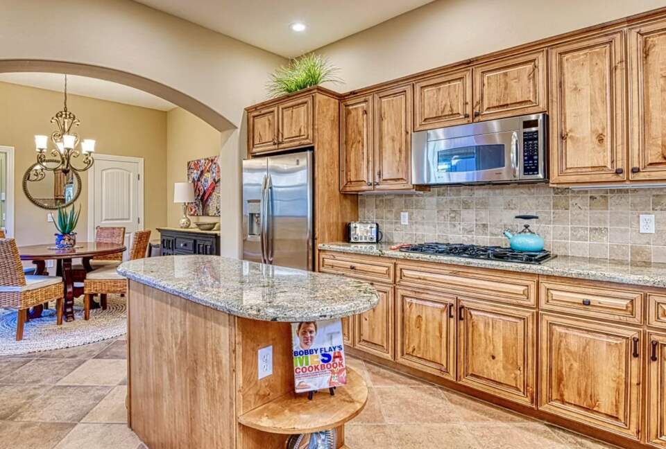 Scottsdale Stunner on the Green - Scottsdale, Arizona