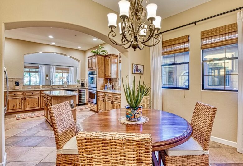 Scottsdale Stunner on the Green - Scottsdale, Arizona