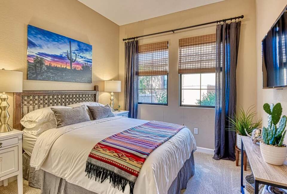 Scottsdale Stunner on the Green - Scottsdale, Arizona