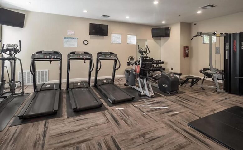 Scottsdale Stunner on the Green - Scottsdale, Arizona