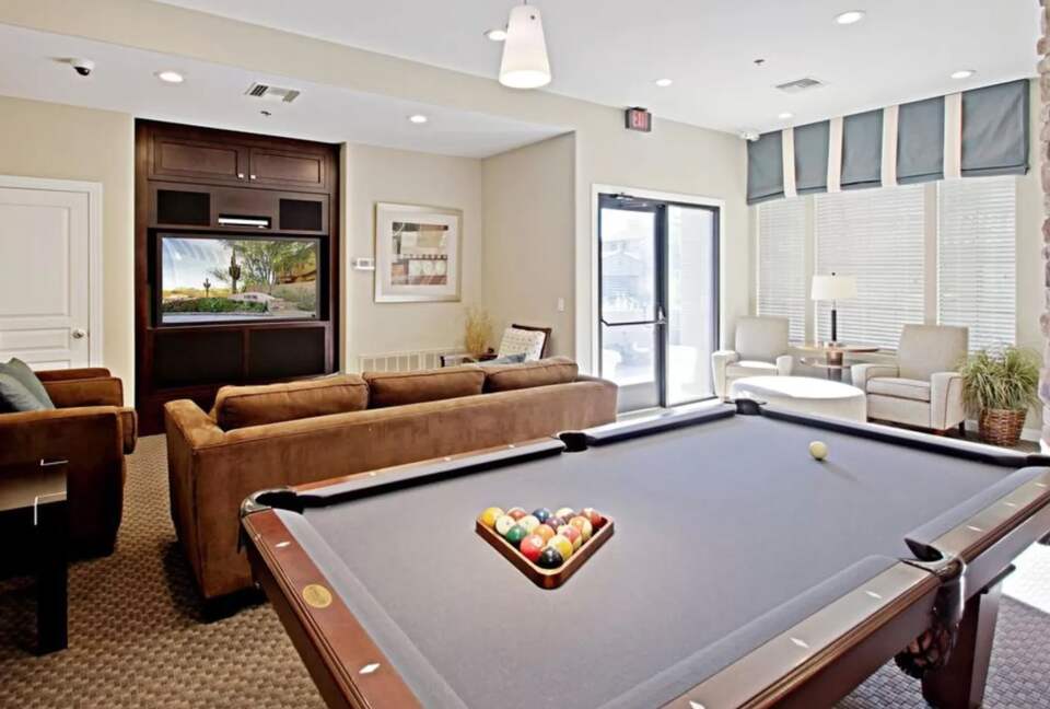 Scottsdale Stunner on the Green - Scottsdale, Arizona