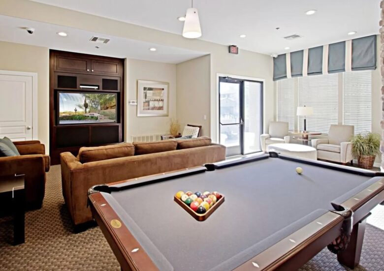 Scottsdale Stunner on the Green - Scottsdale, Arizona