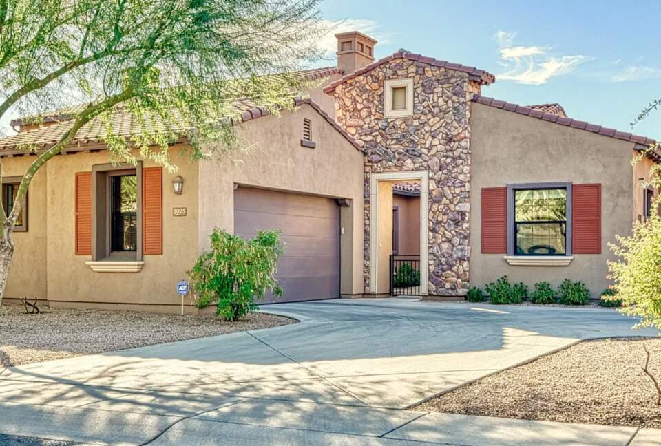 Scottsdale Stunner on the Green - Scottsdale, Arizona