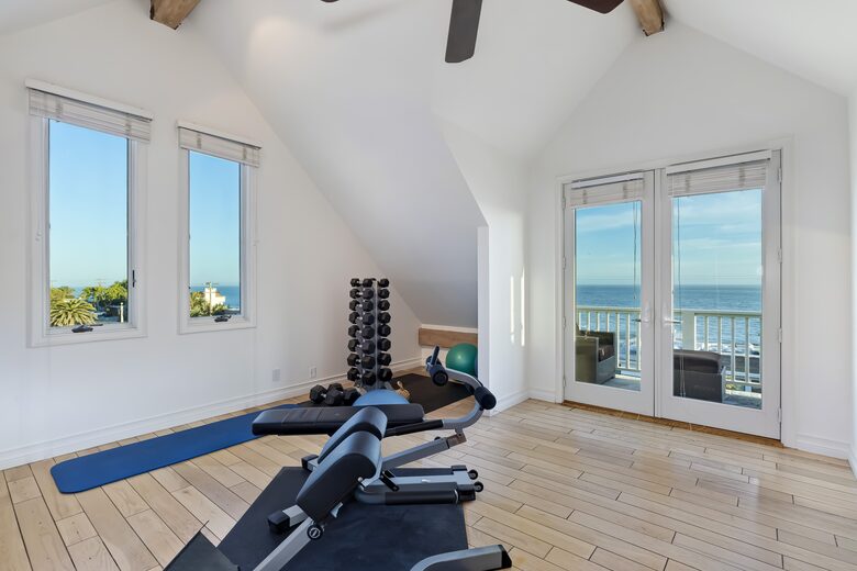 Malibu Manor (R) - Malibu, California