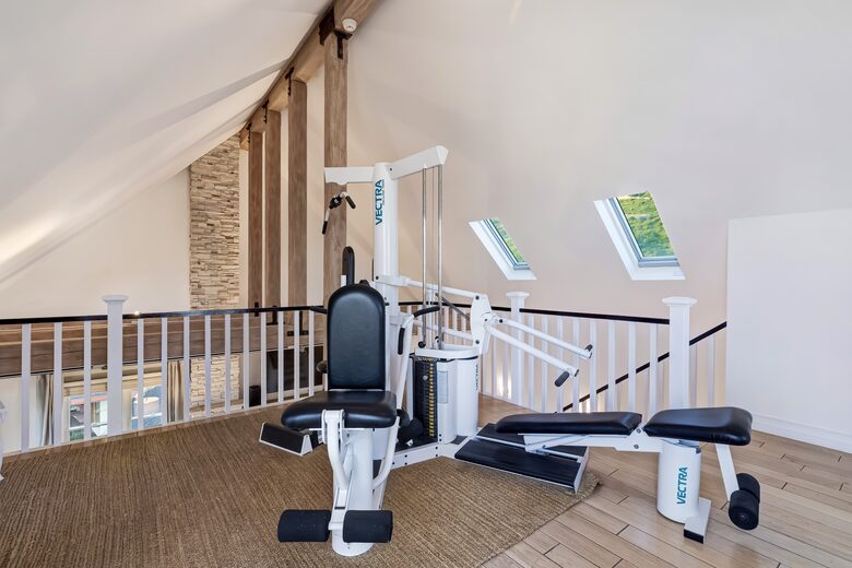 Malibu Manor (R) - Malibu, California