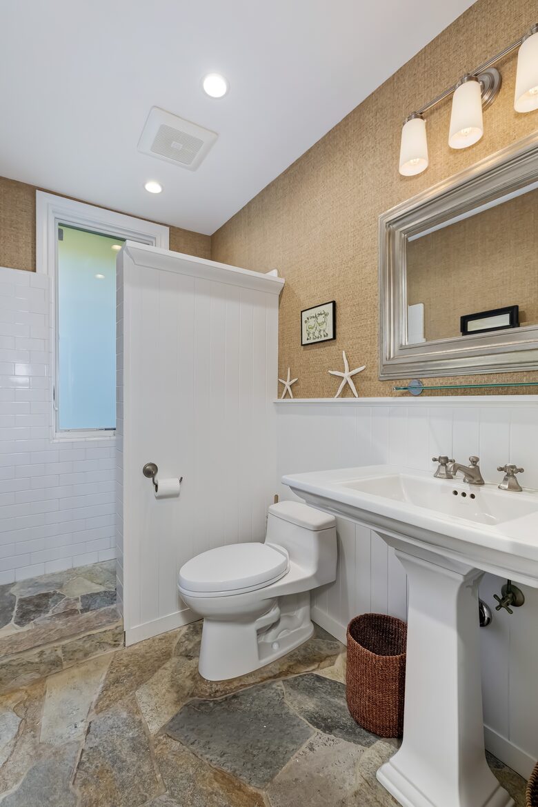 Malibu Manor (R) - Malibu, California