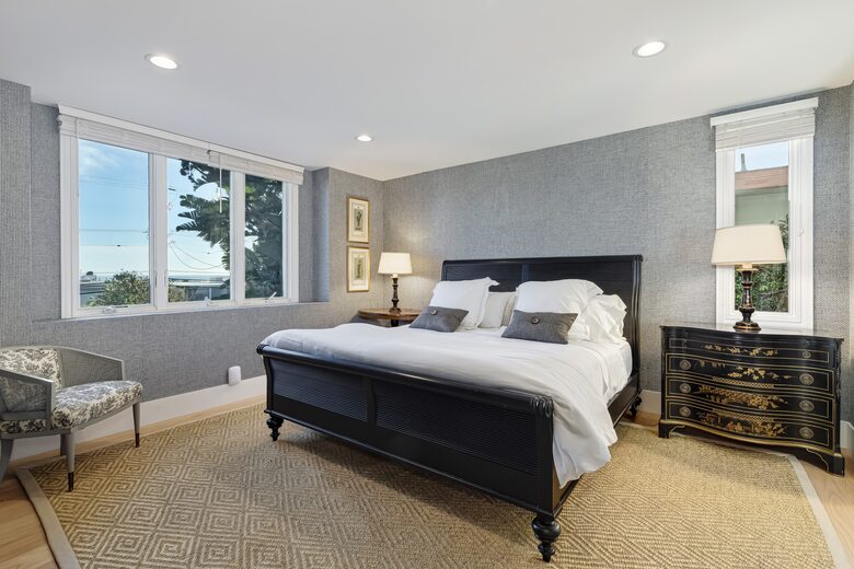 Malibu Manor (R) - Malibu, California