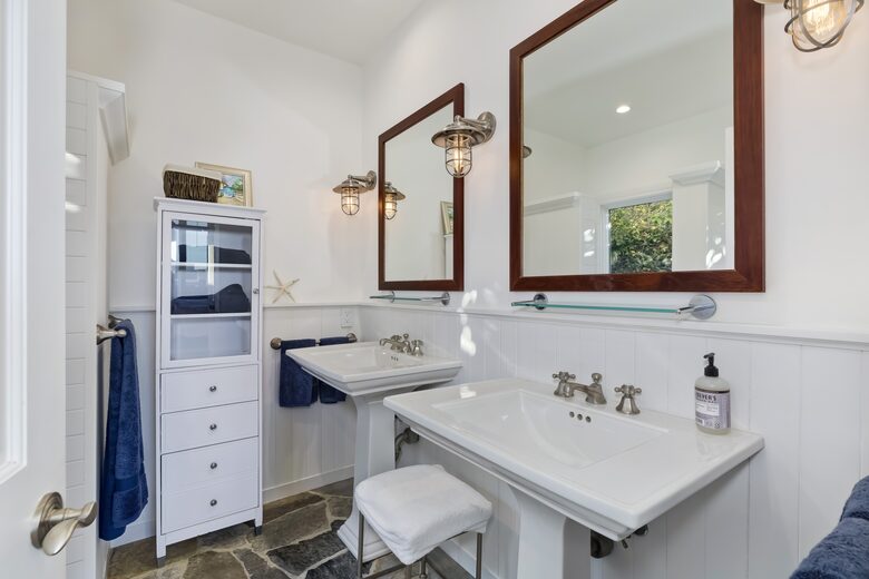 Malibu Manor (R) - Malibu, California