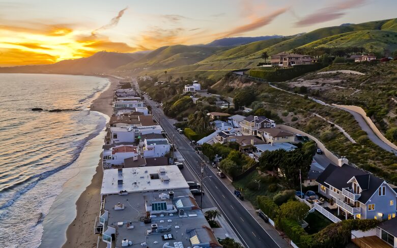 Malibu Manor (R) - Malibu, California