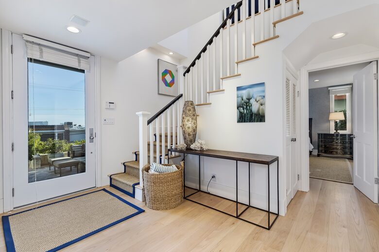 Malibu Manor (R) - Malibu, California