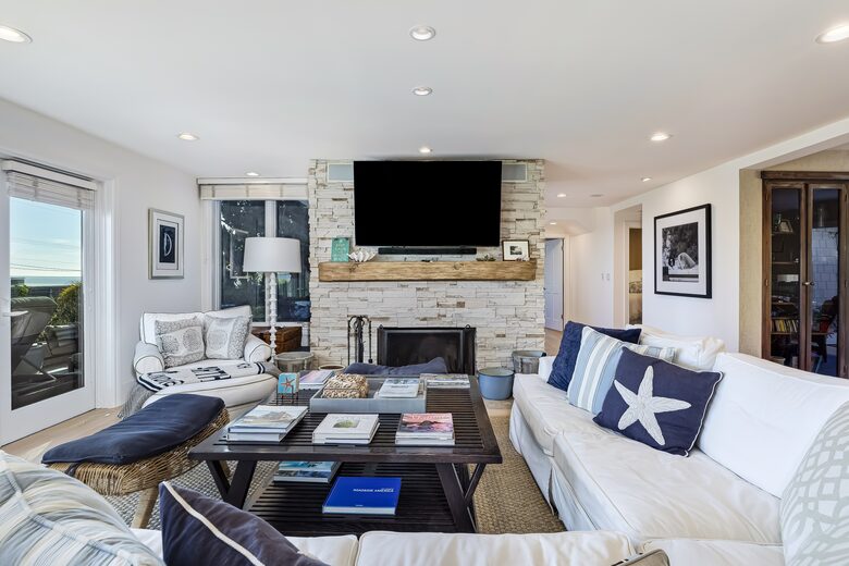 Malibu Manor (R) - Malibu, California