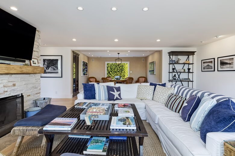 Malibu Manor (R) - Malibu, California