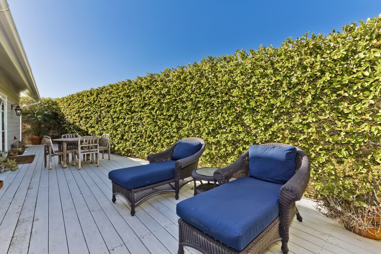 Malibu Manor (R) - Malibu, California