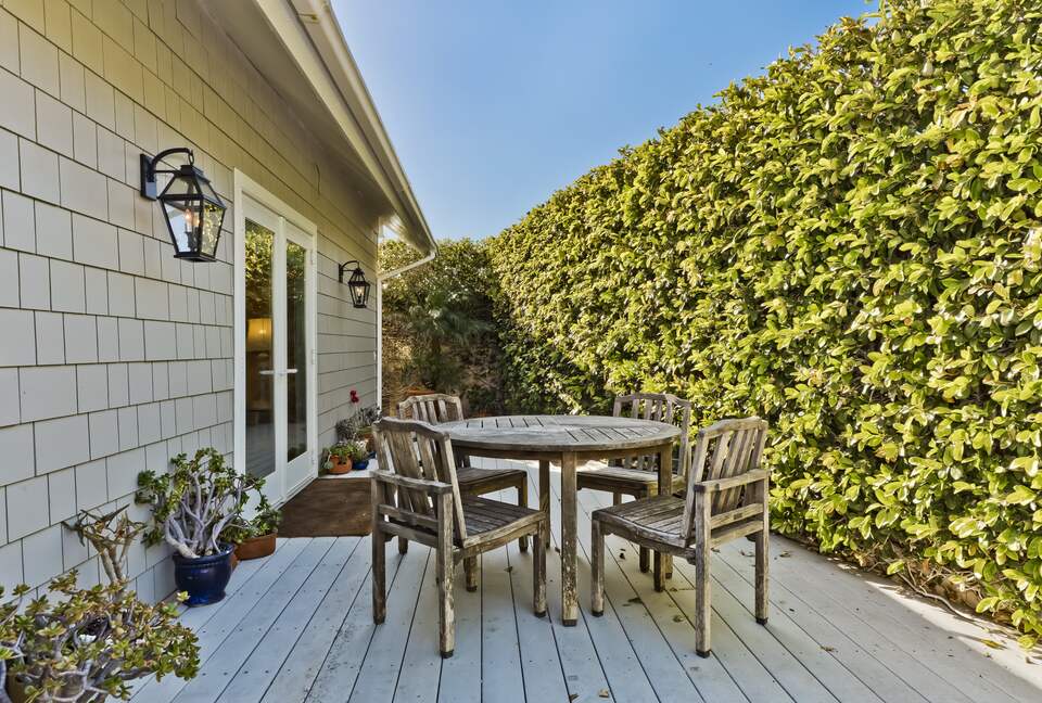 Malibu Manor (R) - Malibu, California