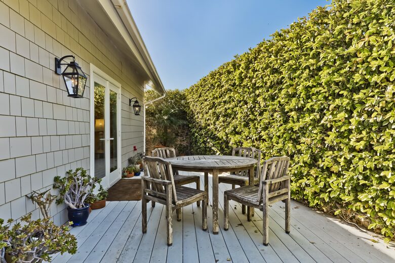 Malibu Manor (R) - Malibu, California