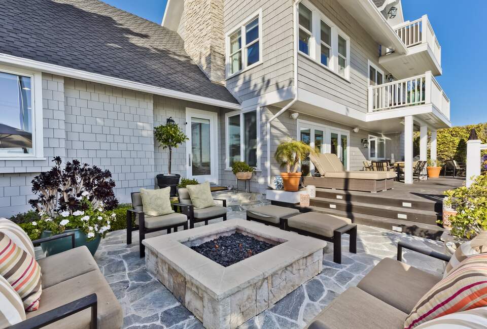 Malibu Manor (R) - Malibu, California