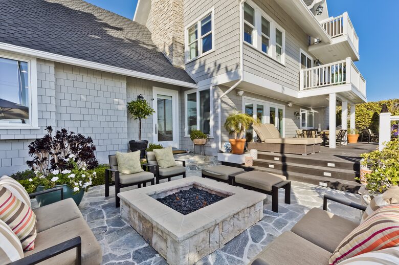 Malibu Manor (R) - Malibu, California