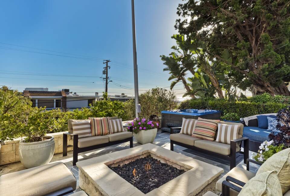 Malibu Manor (R) - Malibu, California