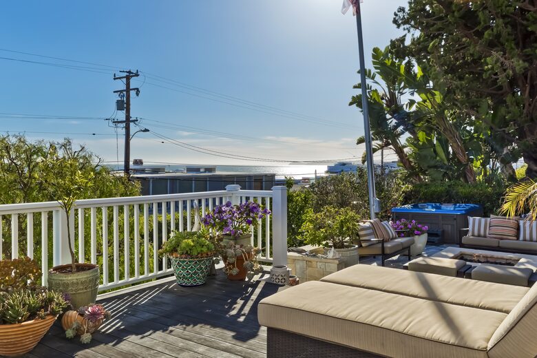 Malibu Manor (R) - Malibu, California