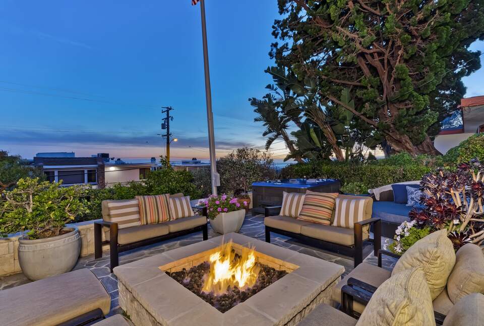 Malibu Manor (R) - Malibu, California