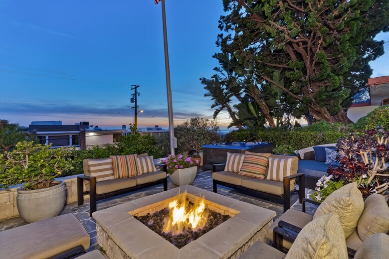 Malibu Manor (R) - Malibu, California