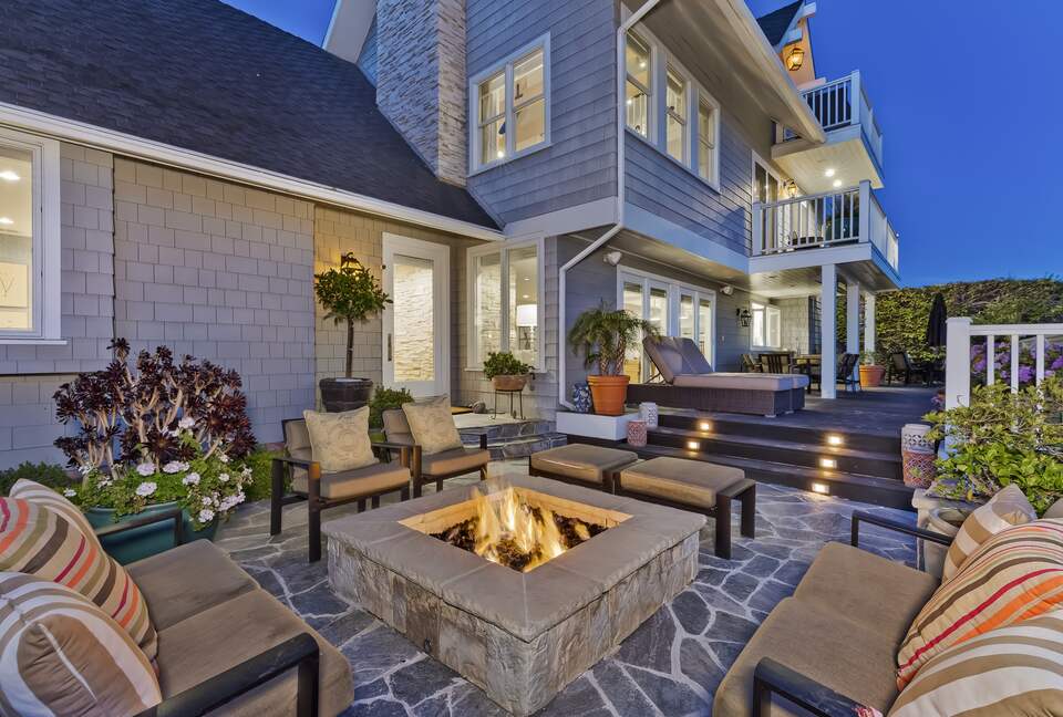 Malibu Manor (R) - Malibu, California