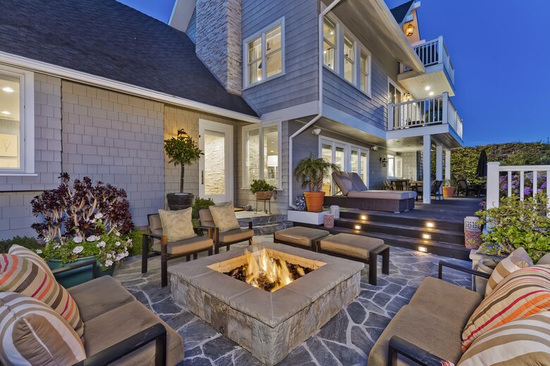 Malibu Manor (R) - Malibu, California