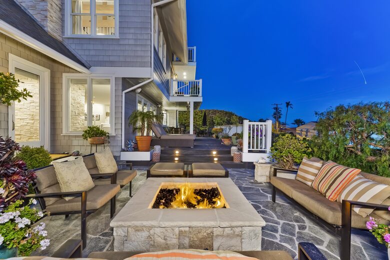 Malibu Manor (R) - Malibu, California