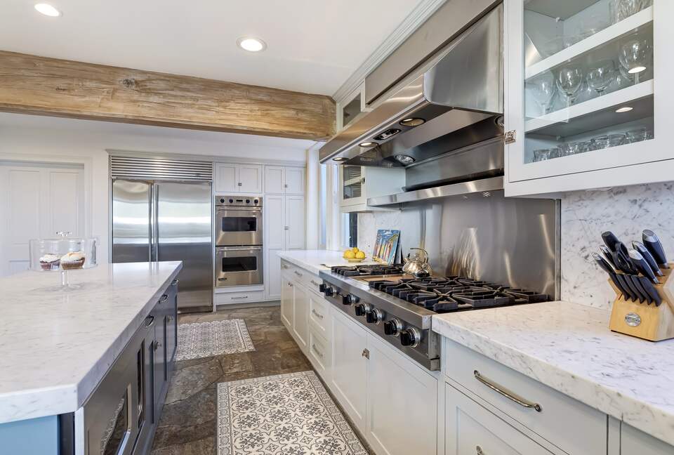 Malibu Manor (R) - Malibu, California