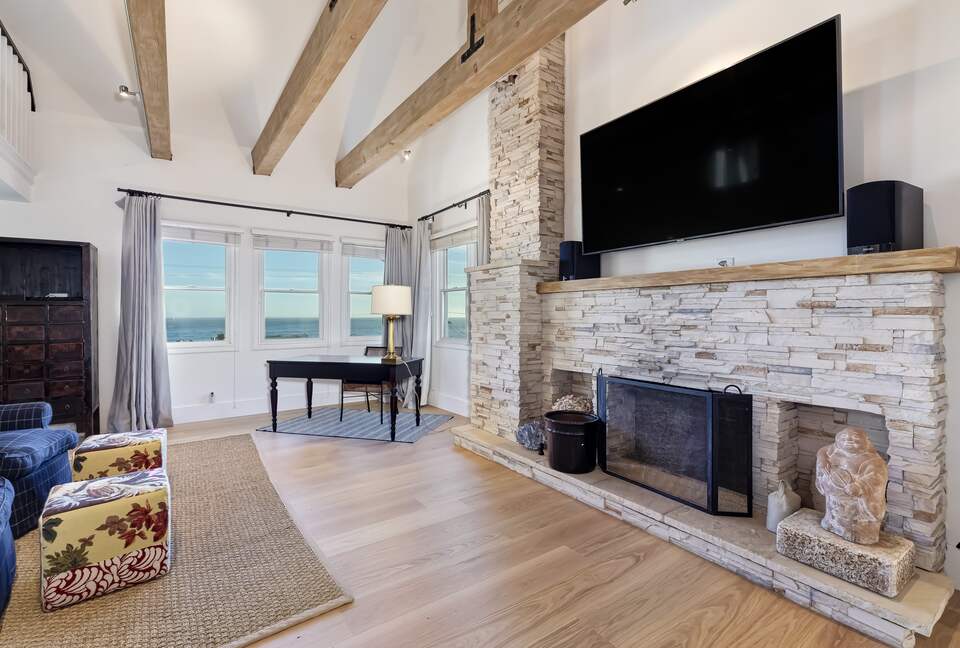 Malibu Manor (R) - Malibu, California