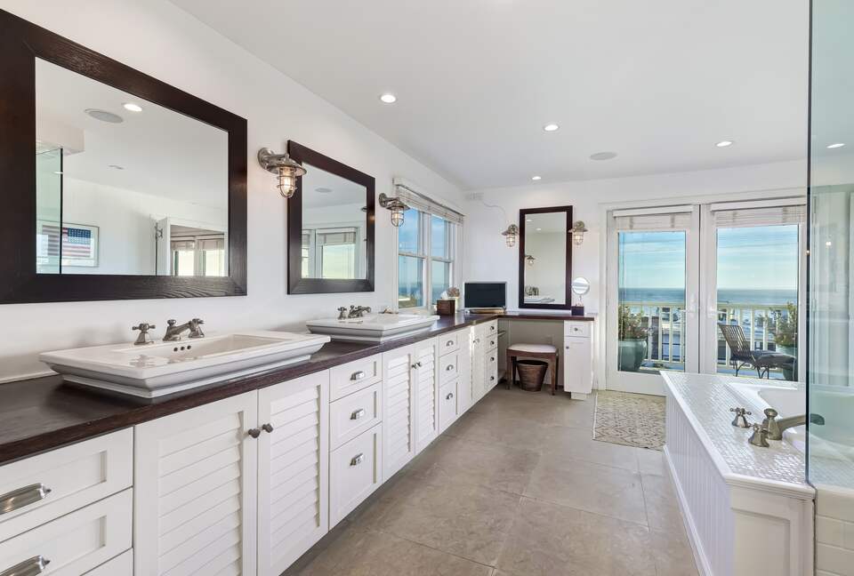 Malibu Manor (R) - Malibu, California