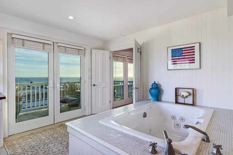 Malibu Manor (R) - Malibu, California