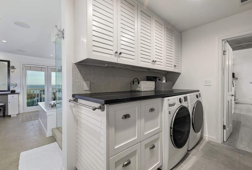 Malibu Manor (R) - Malibu, California