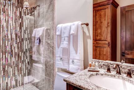 Rocky Mountain Luxury Lodge - Moving Mountains - Breckenridge, Colorado