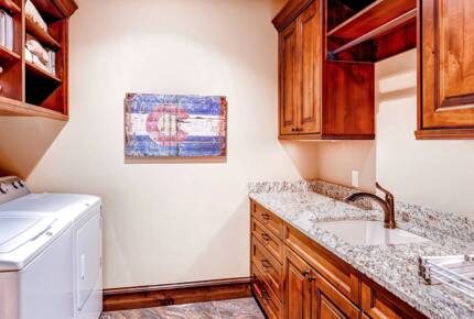 Rocky Mountain Luxury Lodge - Moving Mountains - Breckenridge, Colorado