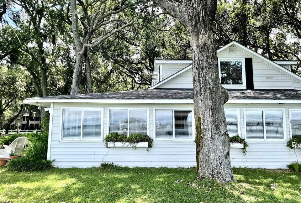 Waterfront Paradise in the heart of the Lowcountry - St Helena Isand, South Carolina