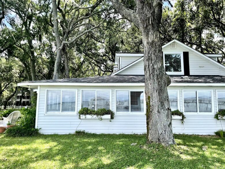 Waterfront Paradise in the heart of the Lowcountry - St Helena Isand, South Carolina