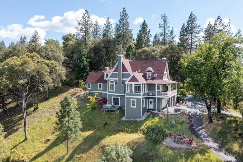 Vineyard Hilltop Retreat - Plymouth, California