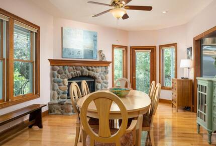 Vineyard Hilltop Retreat - Plymouth, California