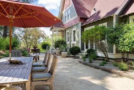 Vineyard Hilltop Retreat - Plymouth, California