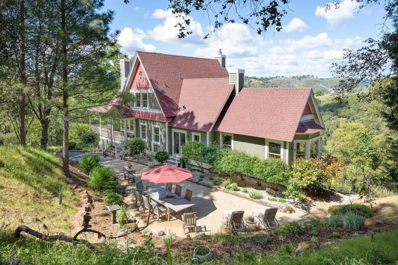 Vineyard Hilltop Retreat - Plymouth, California