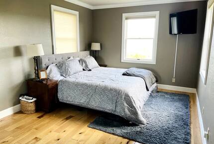 Vineyard Hilltop Retreat - Plymouth, California