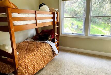 Vineyard Hilltop Retreat - Plymouth, California