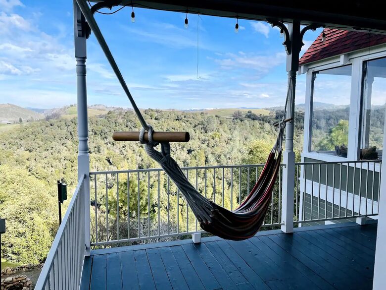 Vineyard Hilltop Retreat - Plymouth, California