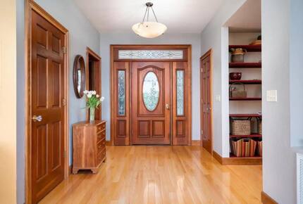 Vineyard Hilltop Retreat - Plymouth, California